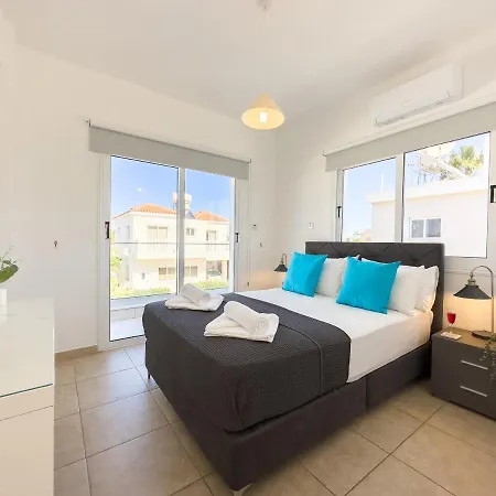 Villa 040 *